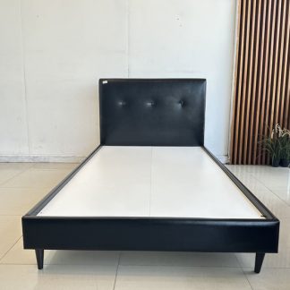 เตียงนอน 3.5 ฟุต เบาะหนังสีดำ หัวเตียงดึงดุม