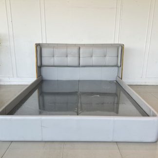 เตียงนอน 3.5 ฟุต เบาะหนังสีดำ หัวเตียงดึงดุม