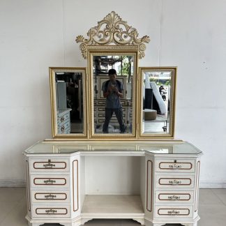 โต๊ะเครื่องแป้ง สไตล์หลุย… โต๊ะเครื่องแป้ง สไตล์หลุย…