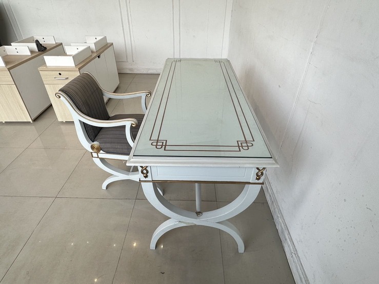 ชุดโต๊ะทำงาน สไตล์หลุยส์ ชุดโต๊ะทำงาน สไตล์หลุยส์