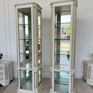 ตู้โชว์ สไตล์หลุยส์ 1 บาน…