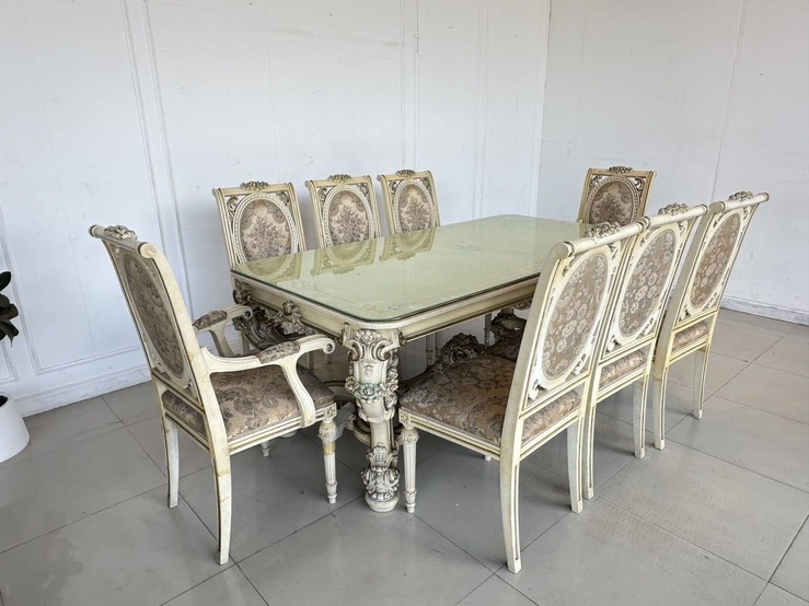 ชุดโต๊ะทานอาหาร สไตล์หลุยส์ 8 ที่นั่ง ท็อปกระจก ไม้จริงกลางไม้ MDF โครงขาแกะสลัก พร้อมเก้าอี้ ชุดโต๊ะทานอาหาร สไตล์หลุยส์ 8 ที่นั่ง ท็อปกระจก ไม้จริงกลางไม้ MDF โครงขาแกะสลัก พร้อมเก้าอี้