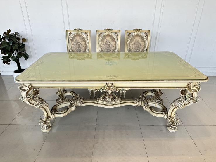 ชุดโต๊ะทานอาหาร สไตล์หลุยส์ 8 ที่นั่ง ท็อปกระจก ไม้จริงกลางไม้ MDF โครงขาแกะสลัก พร้อมเก้าอี้ ชุดโต๊ะทานอาหาร สไตล์หลุยส์ 8 ที่นั่ง ท็อปกระจก ไม้จริงกลางไม้ MDF โครงขาแกะสลัก พร้อมเก้าอี้