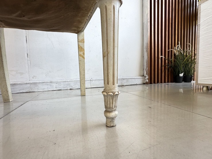 ชุดโต๊ะทานอาหาร สไตล์หลุยส์ 8 ที่นั่ง ท็อปกระจก ไม้จริงกลางไม้ MDF โครงขาแกะสลัก พร้อมเก้าอี้ ชุดโต๊ะทานอาหาร สไตล์หลุยส์ 8 ที่นั่ง ท็อปกระจก ไม้จริงกลางไม้ MDF โครงขาแกะสลัก พร้อมเก้าอี้