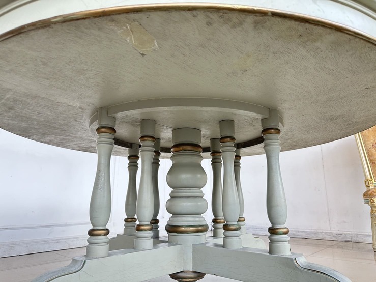 ชุดโต๊ะทานอาหาร สไตล์หลุยส์ 4 ที่นั่ง ท็อปกระจก โครงไม้จริงกลางไม้อัด ขาไม้จริง พร้อมเก้าอี้หลังสูง ชุดโต๊ะทานอาหาร สไตล์หลุยส์ 4 ที่นั่ง ท็อปกระจก โครงไม้จริงกลางไม้อัด ขาไม้จริง พร้อมเก้าอี้หลังสูง