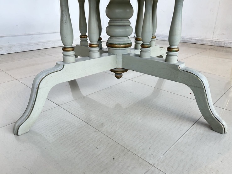 ชุดโต๊ะทานอาหาร สไตล์หลุยส์ 4 ที่นั่ง ท็อปกระจก โครงไม้จริงกลางไม้อัด ขาไม้จริง พร้อมเก้าอี้หลังสูง ชุดโต๊ะทานอาหาร สไตล์หลุยส์ 4 ที่นั่ง ท็อปกระจก โครงไม้จริงกลางไม้อัด ขาไม้จริง พร้อมเก้าอี้หลังสูง