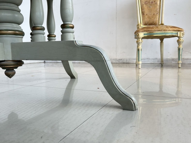 ชุดโต๊ะทานอาหาร สไตล์หลุยส์ 4 ที่นั่ง ท็อปกระจก โครงไม้จริงกลางไม้อัด ขาไม้จริง พร้อมเก้าอี้หลังสูง ชุดโต๊ะทานอาหาร สไตล์หลุยส์ 4 ที่นั่ง ท็อปกระจก โครงไม้จริงกลางไม้อัด ขาไม้จริง พร้อมเก้าอี้หลังสูง