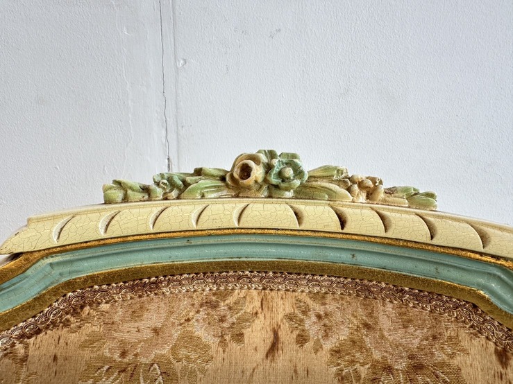 ชุดโต๊ะทานอาหาร สไตล์หลุยส์ 4 ที่นั่ง ท็อปกระจก โครงไม้จริงกลางไม้อัด ขาไม้จริง พร้อมเก้าอี้หลังสูง ชุดโต๊ะทานอาหาร สไตล์หลุยส์ 4 ที่นั่ง ท็อปกระจก โครงไม้จริงกลางไม้อัด ขาไม้จริง พร้อมเก้าอี้หลังสูง