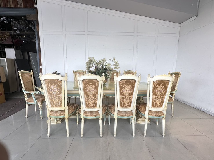 ชุดโต๊ะทานอาหาร สไตล์หลุยส์ 10 ที่นั่ง ชุดโต๊ะทานอาหาร สไตล์หลุยส์ 10 ที่นั่ง