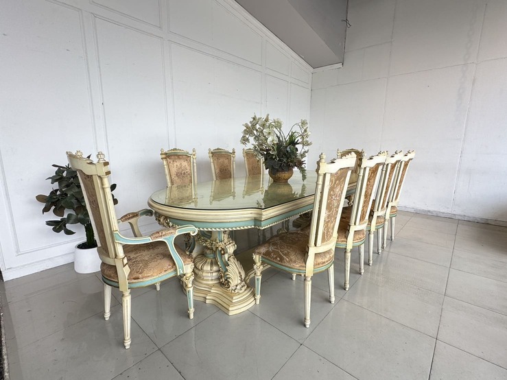 ชุดโต๊ะทานอาหาร สไตล์หลุยส์ 10 ที่นั่ง ชุดโต๊ะทานอาหาร สไตล์หลุยส์ 10 ที่นั่ง