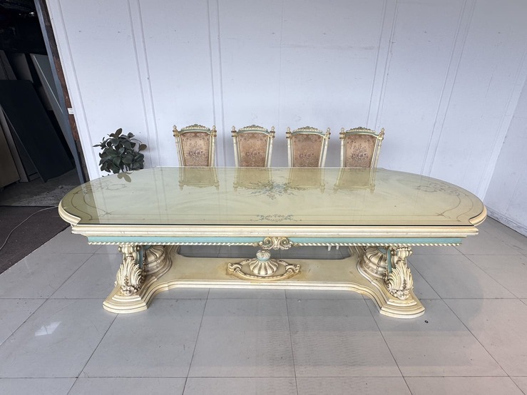 ชุดโต๊ะทานอาหาร สไตล์หลุยส์ 10 ที่นั่ง ชุดโต๊ะทานอาหาร สไตล์หลุยส์ 10 ที่นั่ง