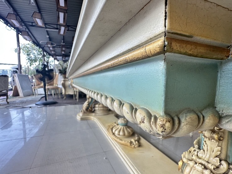 ชุดโต๊ะทานอาหาร สไตล์หลุยส์ 10 ที่นั่ง ชุดโต๊ะทานอาหาร สไตล์หลุยส์ 10 ที่นั่ง