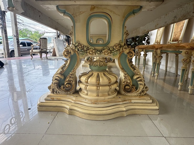 ชุดโต๊ะทานอาหาร สไตล์หลุยส์ 10 ที่นั่ง ชุดโต๊ะทานอาหาร สไตล์หลุยส์ 10 ที่นั่ง