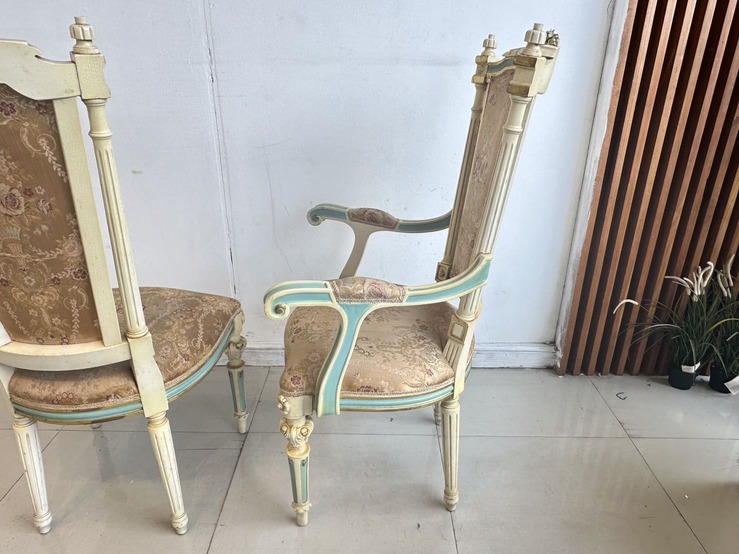 ชุดโต๊ะทานอาหาร สไตล์หลุยส์ 10 ที่นั่ง ชุดโต๊ะทานอาหาร สไตล์หลุยส์ 10 ที่นั่ง