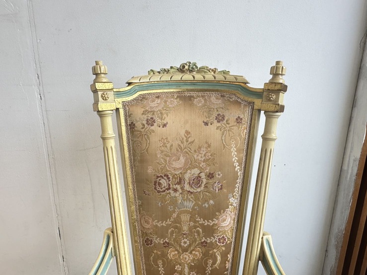 ชุดโต๊ะทานอาหาร สไตล์หลุยส์ 10 ที่นั่ง ชุดโต๊ะทานอาหาร สไตล์หลุยส์ 10 ที่นั่ง