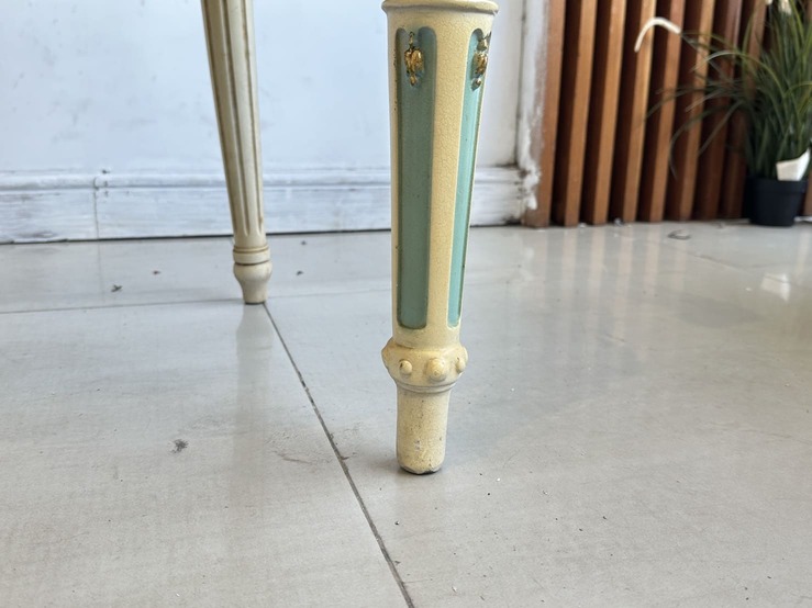 ชุดโต๊ะทานอาหาร สไตล์หลุยส์ 10 ที่นั่ง ชุดโต๊ะทานอาหาร สไตล์หลุยส์ 10 ที่นั่ง