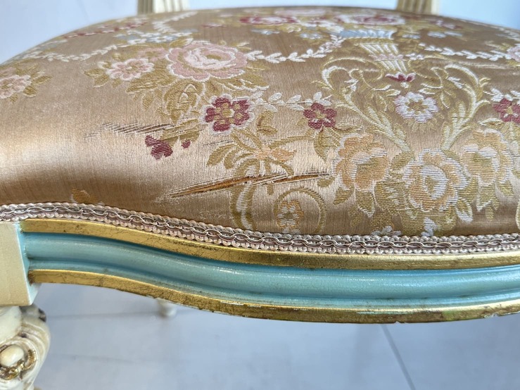 ชุดโต๊ะทานอาหาร สไตล์หลุยส์ 10 ที่นั่ง ชุดโต๊ะทานอาหาร สไตล์หลุยส์ 10 ที่นั่ง