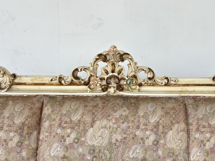 ชุดรับแขก แบรนด์ SILIK สไตล์หลุยส์ 7 ที่นั่ง โต๊ะกลางและโต๊ะข้าง ท็อปกระจก พร้อมเก้าอี้ ชุดรับแขก แบรนด์ SILIK สไตล์หลุยส์ 7 ที่นั่ง โต๊ะกลางและโต๊ะข้าง ท็อปกระจก พร้อมเก้าอี้