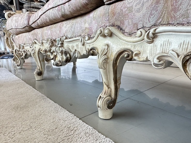 ชุดรับแขก แบรนด์ SILIK สไตล์หลุยส์ 7 ที่นั่ง โต๊ะกลางและโต๊ะข้าง ท็อปกระจก พร้อมเก้าอี้ ชุดรับแขก แบรนด์ SILIK สไตล์หลุยส์ 7 ที่นั่ง โต๊ะกลางและโต๊ะข้าง ท็อปกระจก พร้อมเก้าอี้