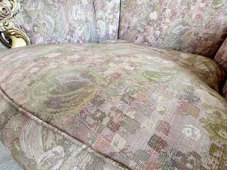 ชุดรับแขก แบรนด์ SILIK สไตล์หลุยส์ 7 ที่นั่ง โต๊ะกลางและโต๊ะข้าง ท็อปกระจก พร้อมเก้าอี้ ชุดรับแขก แบรนด์ SILIK สไตล์หลุยส์ 7 ที่นั่ง โต๊ะกลางและโต๊ะข้าง ท็อปกระจก พร้อมเก้าอี้