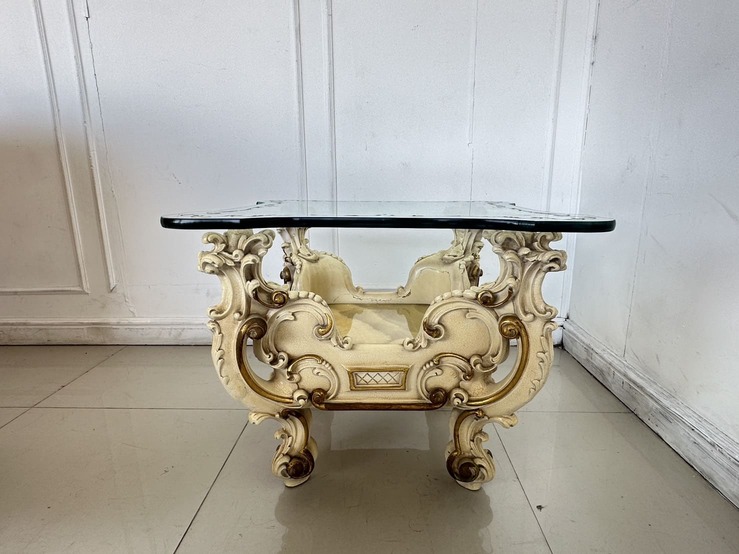 ชุดรับแขก แบรนด์ SILIK สไตล์หลุยส์ 7 ที่นั่ง โต๊ะกลางและโต๊ะข้าง ท็อปกระจก พร้อมเก้าอี้ ชุดรับแขก แบรนด์ SILIK สไตล์หลุยส์ 7 ที่นั่ง โต๊ะกลางและโต๊ะข้าง ท็อปกระจก พร้อมเก้าอี้