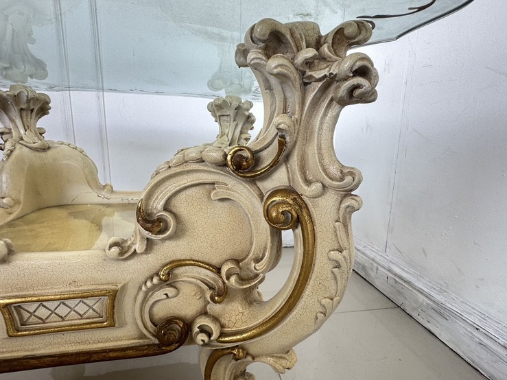 ชุดรับแขก แบรนด์ SILIK สไตล์หลุยส์ 7 ที่นั่ง โต๊ะกลางและโต๊ะข้าง ท็อปกระจก พร้อมเก้าอี้ ชุดรับแขก แบรนด์ SILIK สไตล์หลุยส์ 7 ที่นั่ง โต๊ะกลางและโต๊ะข้าง ท็อปกระจก พร้อมเก้าอี้