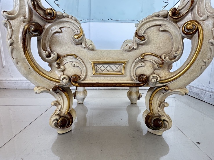 ชุดรับแขก แบรนด์ SILIK สไตล์หลุยส์ 7 ที่นั่ง โต๊ะกลางและโต๊ะข้าง ท็อปกระจก พร้อมเก้าอี้ ชุดรับแขก แบรนด์ SILIK สไตล์หลุยส์ 7 ที่นั่ง โต๊ะกลางและโต๊ะข้าง ท็อปกระจก พร้อมเก้าอี้