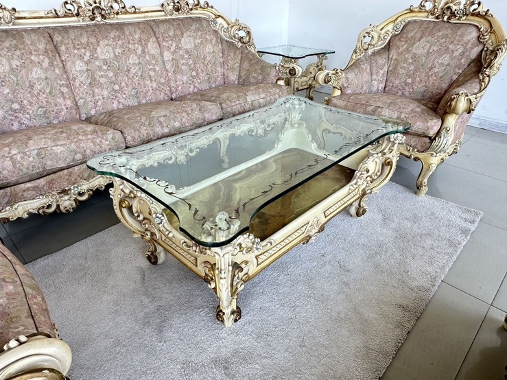 ชุดรับแขก แบรนด์ SILIK สไตล์หลุยส์ 7 ที่นั่ง โต๊ะกลางและโต๊ะข้าง ท็อปกระจก พร้อมเก้าอี้ ชุดรับแขก แบรนด์ SILIK สไตล์หลุยส์ 7 ที่นั่ง โต๊ะกลางและโต๊ะข้าง ท็อปกระจก พร้อมเก้าอี้