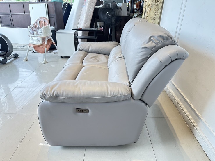 โซฟาปรับไฟฟ้า 2 ที่นั่ง แบรนด์ NOVENA รุ่น ELZA เบาะหนังแท้ผิวสัมผัสสีเทา โซฟาปรับไฟฟ้า 2 ที่นั่ง แบรนด์ NOVENA รุ่น ELZA เบาะหนังแท้ผิวสัมผัสสีเทา