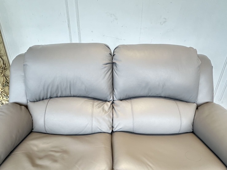 โซฟาปรับไฟฟ้า 2 ที่นั่ง แบรนด์ NOVENA รุ่น ELZA เบาะหนังแท้ผิวสัมผัสสีเทา โซฟาปรับไฟฟ้า 2 ที่นั่ง แบรนด์ NOVENA รุ่น ELZA เบาะหนังแท้ผิวสัมผัสสีเทา