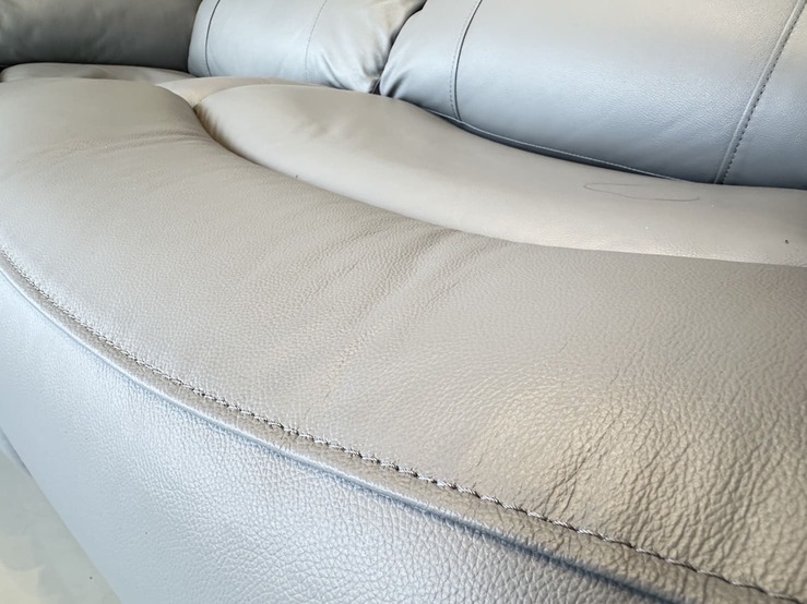 โซฟาปรับไฟฟ้า 2 ที่นั่ง แบรนด์ NOVENA รุ่น ELZA เบาะหนังแท้ผิวสัมผัสสีเทา โซฟาปรับไฟฟ้า 2 ที่นั่ง แบรนด์ NOVENA รุ่น ELZA เบาะหนังแท้ผิวสัมผัสสีเทา