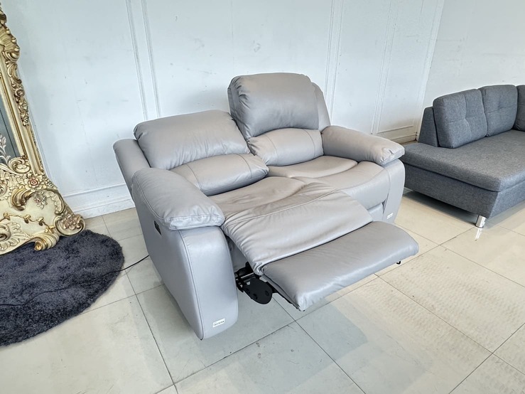 โซฟาปรับไฟฟ้า 2 ที่นั่ง แบรนด์ NOVENA รุ่น ELZA เบาะหนังแท้ผิวสัมผัสสีเทา โซฟาปรับไฟฟ้า 2 ที่นั่ง แบรนด์ NOVENA รุ่น ELZA เบาะหนังแท้ผิวสัมผัสสีเทา