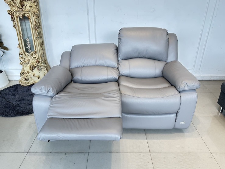 โซฟาปรับไฟฟ้า 2 ที่นั่ง แบรนด์ NOVENA รุ่น ELZA เบาะหนังแท้ผิวสัมผัสสีเทา โซฟาปรับไฟฟ้า 2 ที่นั่ง แบรนด์ NOVENA รุ่น ELZA เบาะหนังแท้ผิวสัมผัสสีเทา