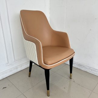 เก้าอี้ เบาะหนัง PU สีส้ม โครงขาเหล็กสีดำ ปลายขาสแตนเลสสีทองเหลือง