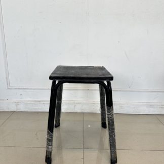 โซฟา 2 ที่นั่ง เบาะและพิงหลังหนัง PU สีส้ม โครงขาเหล็กสีดำ (ตัวเล็ก)