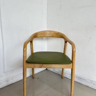 เก้าอี้อาร์มแชร์ สไตล์วินเทจ เบาะหนัง PU สีน้ำตาล