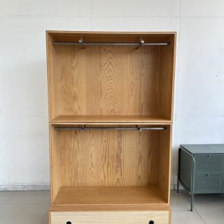 ตู้เสื้อผ้า สไตล์โมเดิร์น แบบเปิด โครงไม้ MDF สีครีม ( ตัวที่ 1 )