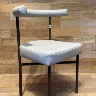 เก้าอี้ปูน ทรงกลม