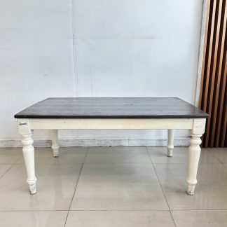 โต๊ะกลาง สไตล์วินเทจ ท็อปสีน้ำตาล โครงขาไม้จริง สีครีม