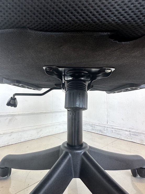 เก้าอี้สำนักงานหลังสูง มีที่พักคอ เบาะผ้า พิงหลังตาข่าย เก้าอี้สำนักงานหลังสูง มีที่พักคอ เบาะผ้า พิงหลังตาข่าย