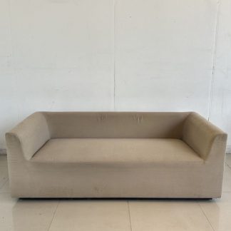 โซฟา 2 ที่นั่ง เบาะผ้าสีน้ำตาล โครงขาไม้จริง