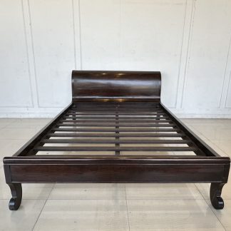 เตียงนอน 5 ฟุต หัวเตียงหุ้มผ้าสีเทาข้าดหนัง PU สีน้ำตาล ข้างเตียงมี 2 ลิ้นชัก