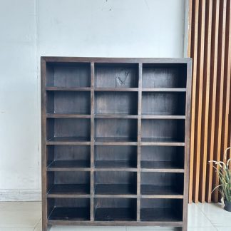 ชั้นโชว์ ชั้นวางของ 18 ช่…