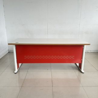 โต๊ะทำงาน ท็อปไม้ MDF สีข…