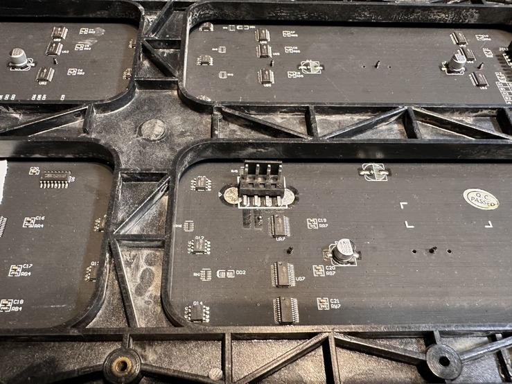 ชุดจอ LED แนวนอน และ แนวตั้ง พร้อมชุดคุม ชุดจอ LED แนวนอน และ แนวตั้ง พร้อมชุดคุม